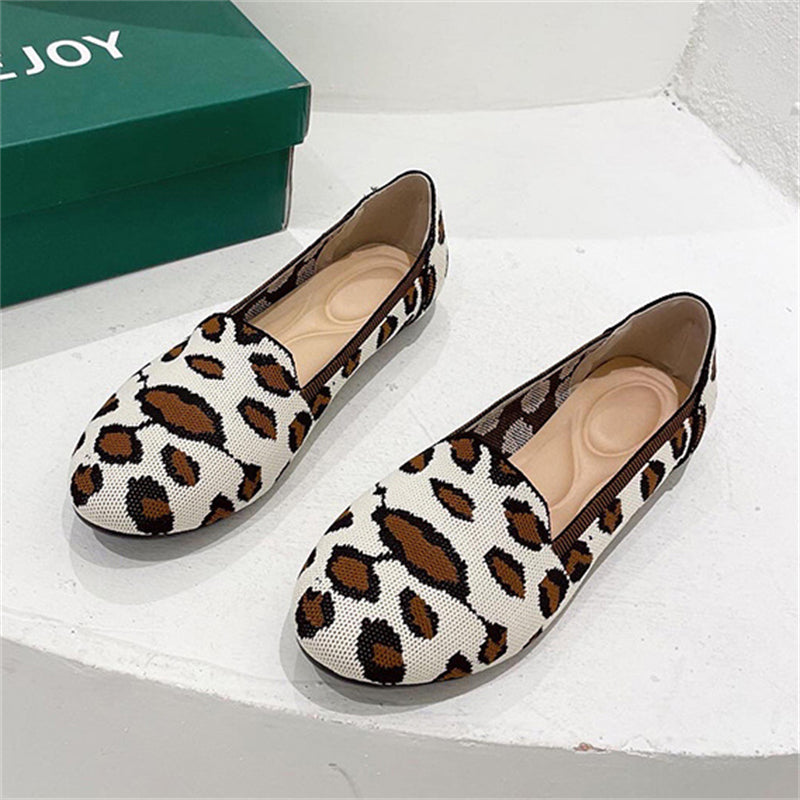 Round Toe Striped Dotted Walking Flats